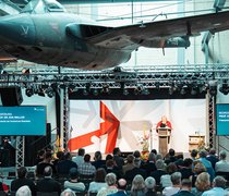 Hochschulpräsidentin Prof. Dr. Eva Waller begrüßt die Gäste beim Politischen Neujahrsempfang der HSRM