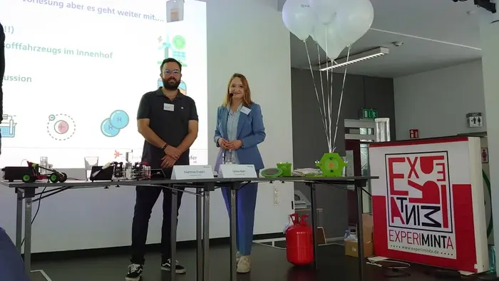Ende der Vorlesung: Applaus für Saskia Biehl und Matthias Enders