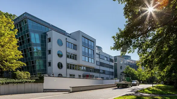 Außenansicht Gebäude H, Campus Unter den Eichen