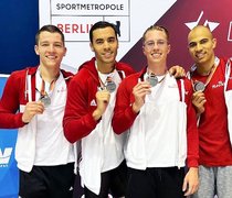 Die Deutschen Vizemeister der 4x-100m-Freistil-Staffel der SG Frankfurt: Tobias Düll, Oussama Sahnoune, Richard Braunberger (HSRM) und Sebastian Pierre-Louis