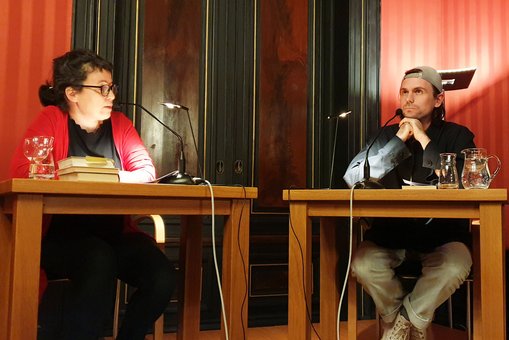 Poetikdozent Leif Randt im Gespräch mit Katharina Borchardt (SWR). 