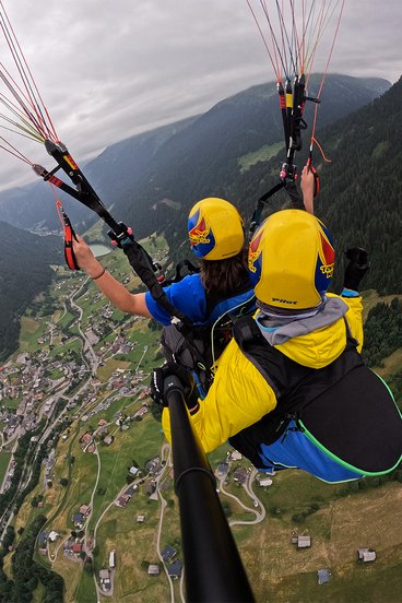 Paragliding-Flug im Skigebiet Silvretta Montafon