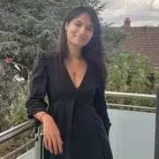 Sara Thapa Studentin