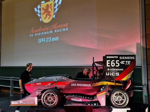 Der frisch enthüllte Rennwagen SPR 23 evo 