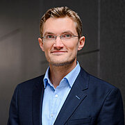 Porträtfoto von Prof. Dr.-Ing. Fabian Wenner