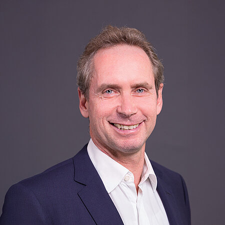 Prof. Dr.-Ing. Christian Glockner Dekan Prof. Dr.-Ing. Christian Glockner