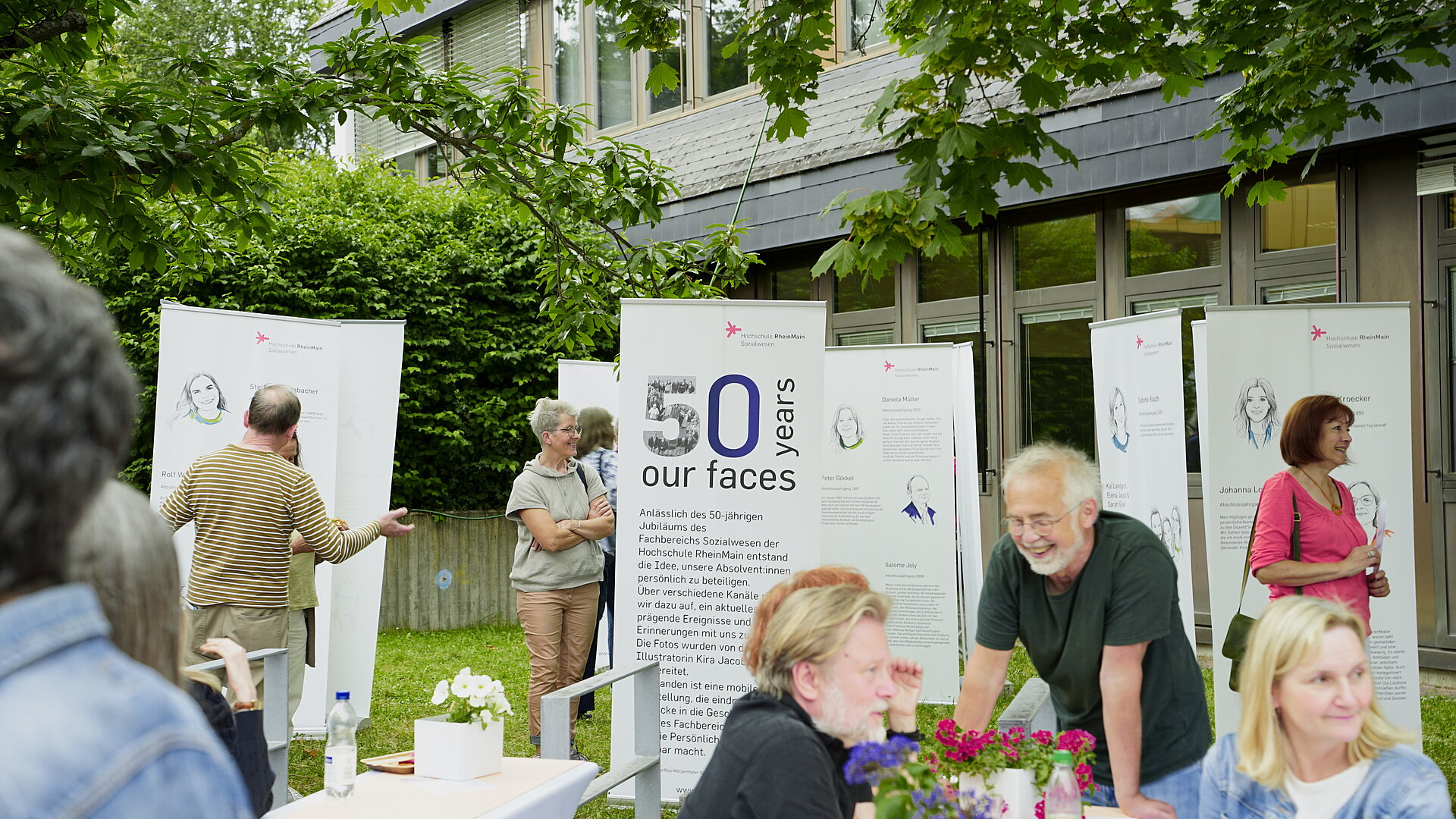 Ausstellung mit Roll-Ups