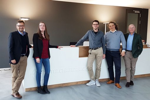 Das Projektteam: Prof. Dr. Stephan Böhm (HSRM), Judith Eißer (HSRM), Ingolf Teetz (milch & zucker AG), Sebastian Meurer (HSRM) und Prof. Dr. Wolfgang Jäger (HSRM)