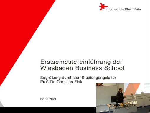 Erstsemesterbegrüßung "Business & Law" durch den Studiengangsleiter Prof. Dr. Christian Fink