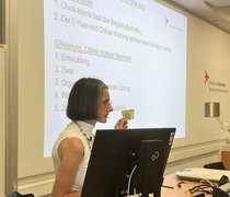 Prof. Dr. Britta Kuhn