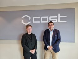 Victoria Klemm und Reinhard Strametz im Büro von COST in Brüssel