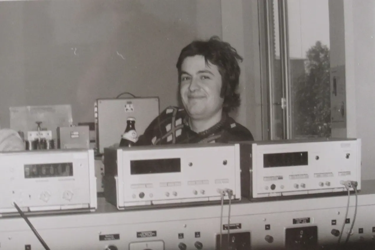 Studierender im Messlabor, 70er Jahre