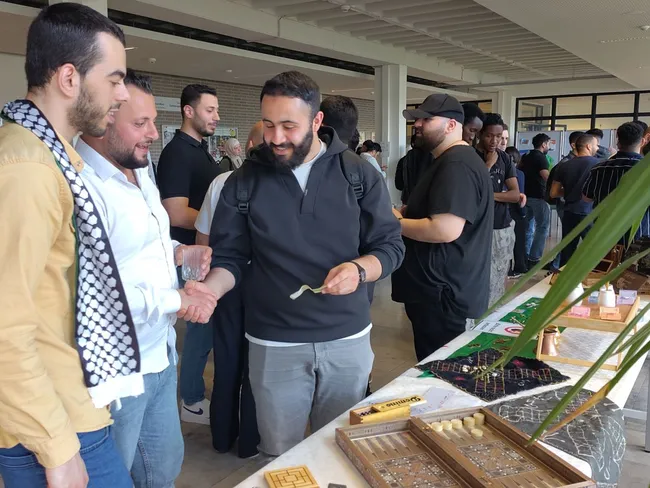 Austausch und Kennenlernen am Syrischen Abend