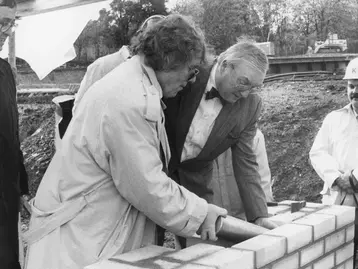 Präsident Klockner bei der Grundsteinlegung am Campus Kurt-Schumacher-Ring