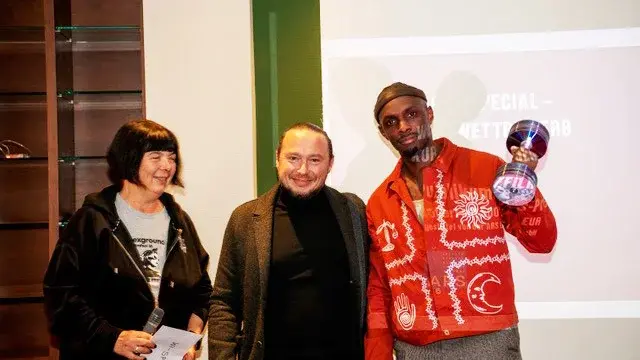 v. l.: Andrea Wink, exground Filmfest, Anatolij Skatschkow, ARS GmbH (Architektur | Realisierung | Steuerung) und Sali Souaibou, Mitarbeiter im Studiengang Media: Conception & Production (in Stellvertretung für den Preisträger Luka Jovicic)