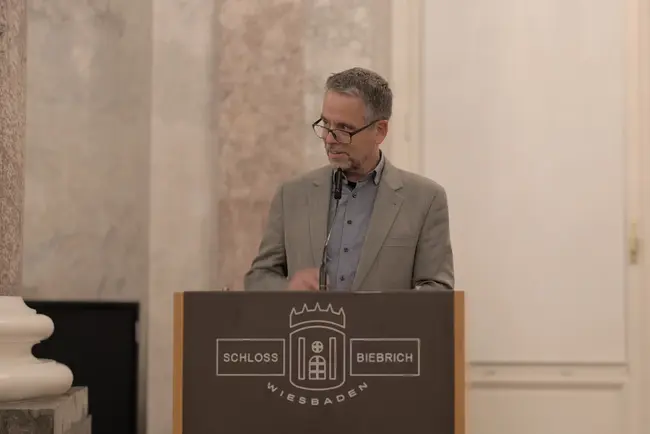 Prof. Dr. Martin Gergeleit, Prodekan des Fachbereichs Design Informatik Medien, während seines Grußworts